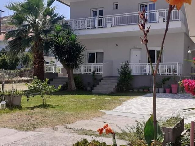 Vila Lakis 2 Polihrono